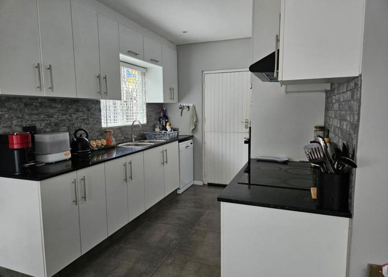 3 Bedroom Property for Sale in Dawncliffe KwaZulu-Natal