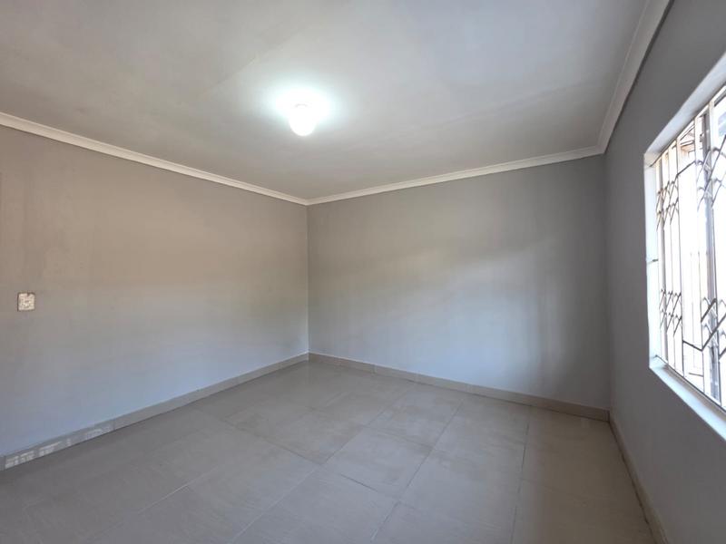 To Let 3 Bedroom Property for Rent in Newlands West KwaZulu-Natal