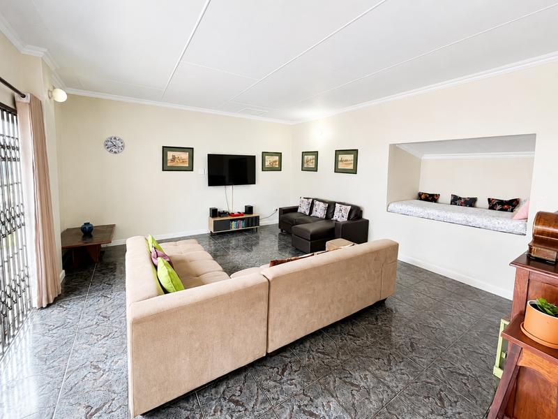 6 Bedroom Property for Sale in Shelly Beach KwaZulu-Natal