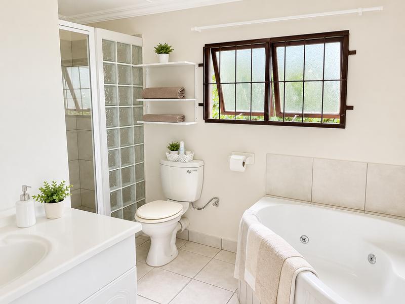 6 Bedroom Property for Sale in Shelly Beach KwaZulu-Natal