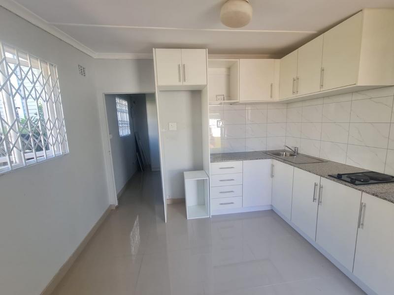 To Let 1 Bedroom Property for Rent in Sherwood KwaZulu-Natal