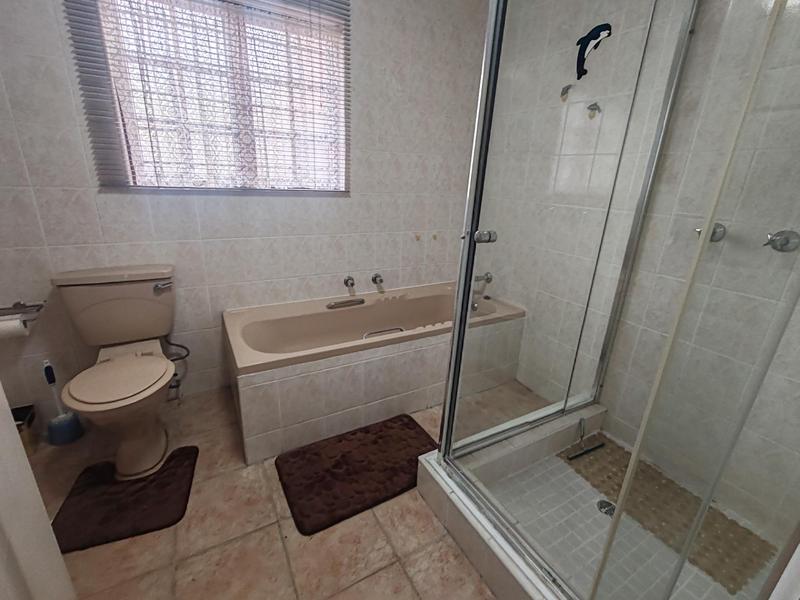 5 Bedroom Property for Sale in Beacon Rocks KwaZulu-Natal