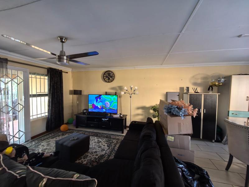 To Let 3 Bedroom Property for Rent in Sherwood KwaZulu-Natal