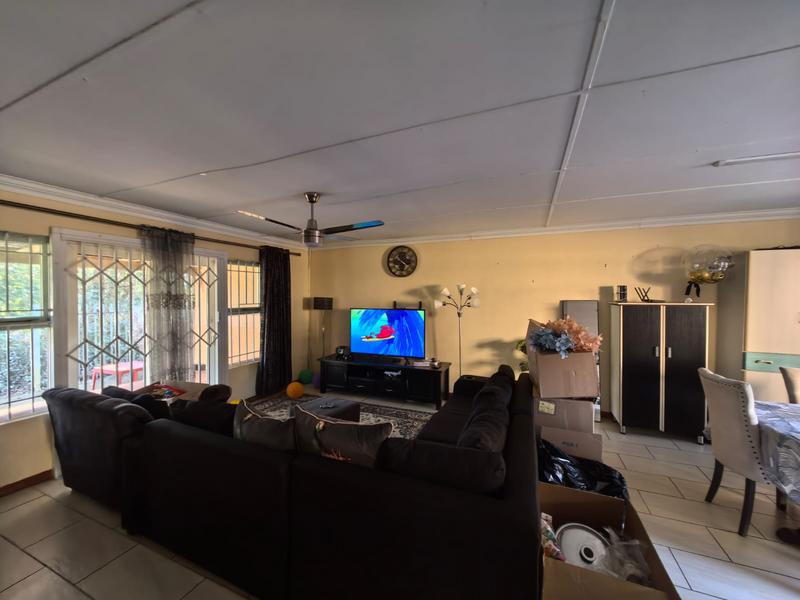 To Let 3 Bedroom Property for Rent in Sherwood KwaZulu-Natal