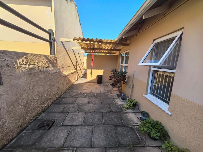To Let 3 Bedroom Property for Rent in Sherwood KwaZulu-Natal