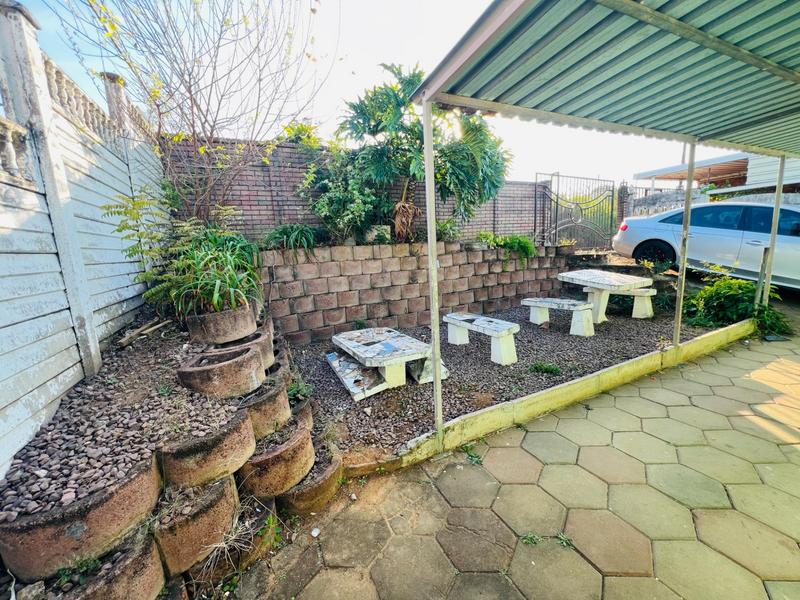 To Let 3 Bedroom Property for Rent in Newlands West KwaZulu-Natal
