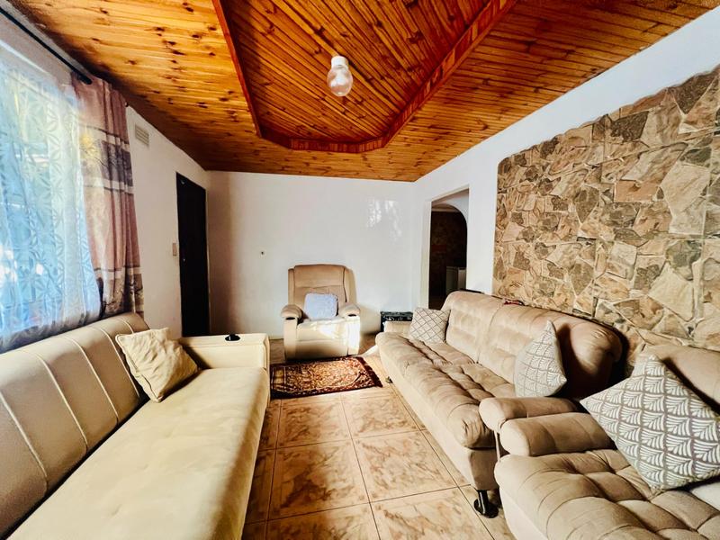 To Let 3 Bedroom Property for Rent in Newlands West KwaZulu-Natal