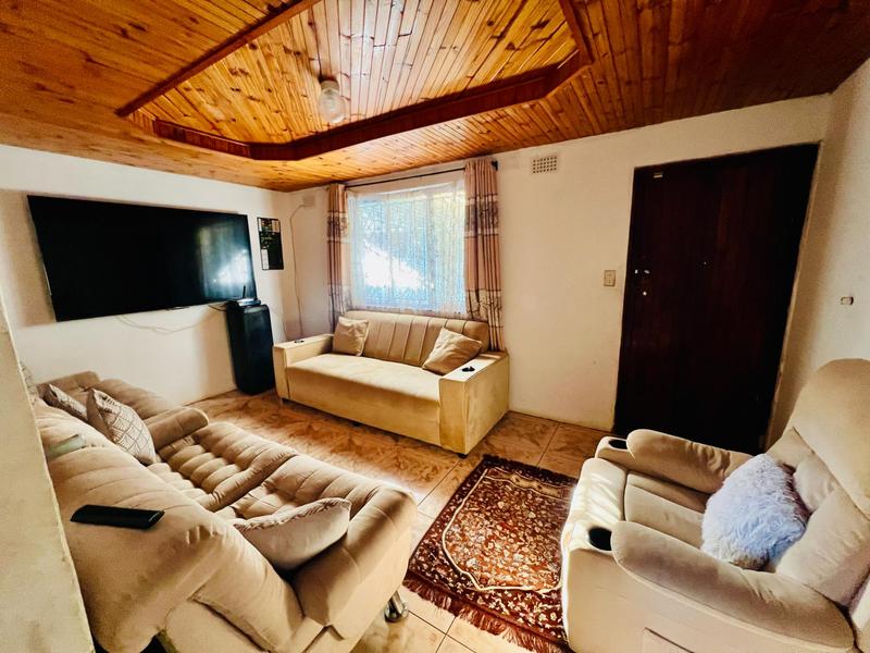 To Let 3 Bedroom Property for Rent in Newlands West KwaZulu-Natal