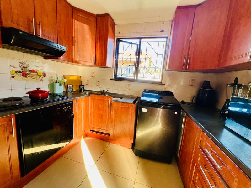 To Let 3 Bedroom Property for Rent in Newlands West KwaZulu-Natal