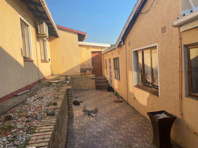 4 Bedroom Property for Sale in Centenary Park KwaZulu-Natal