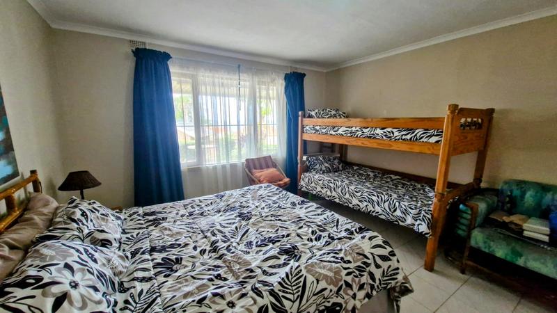 To Let 3 Bedroom Property for Rent in St Michaels On Sea KwaZulu-Natal