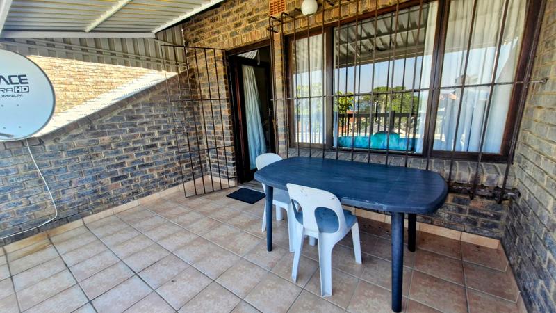 To Let 3 Bedroom Property for Rent in St Michaels On Sea KwaZulu-Natal
