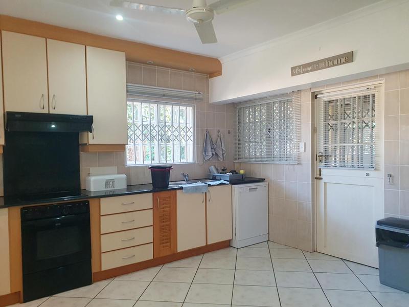 3 Bedroom Property for Sale in Umtentweni KwaZulu-Natal