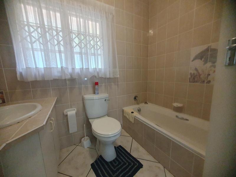 3 Bedroom Property for Sale in Umtentweni KwaZulu-Natal