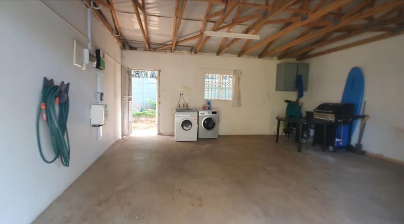 3 Bedroom Property for Sale in Umtentweni KwaZulu-Natal