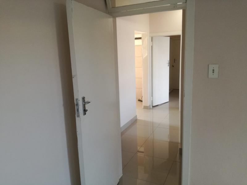 To Let 2 Bedroom Property for Rent in Clare Hills KwaZulu-Natal