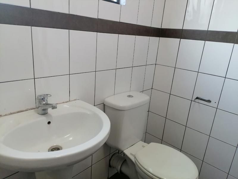 To Let 2 Bedroom Property for Rent in Woodlands KwaZulu-Natal