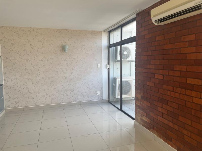 To Let 3 Bedroom Property for Rent in Essenwood KwaZulu-Natal