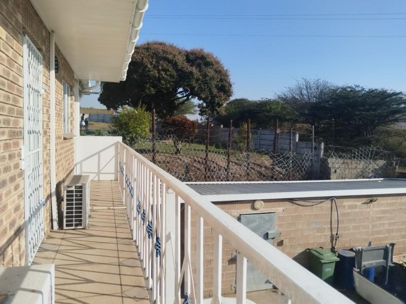 To Let 1 Bedroom Property for Rent in Avoca KwaZulu-Natal