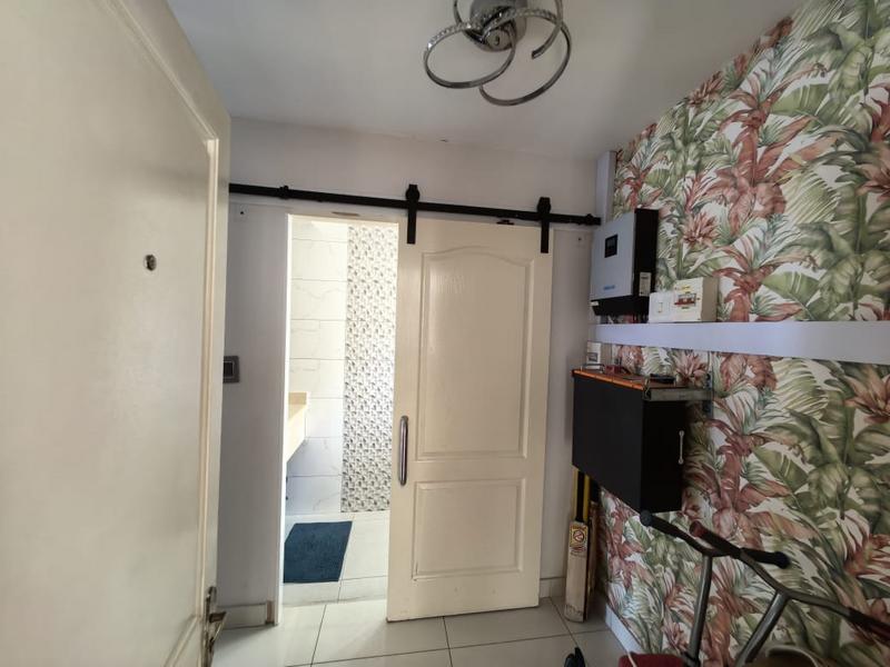 2 Bedroom Property for Sale in Essenwood KwaZulu-Natal