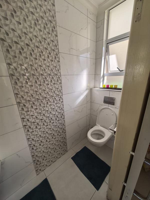 2 Bedroom Property for Sale in Essenwood KwaZulu-Natal