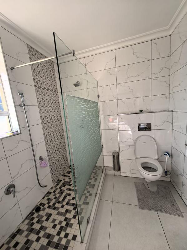 2 Bedroom Property for Sale in Essenwood KwaZulu-Natal