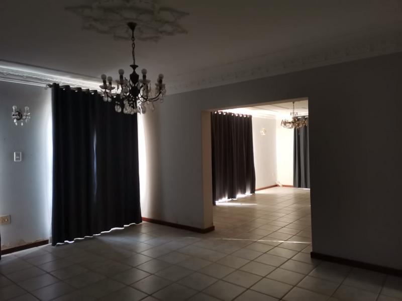 6 Bedroom Property for Sale in Roseneath KwaZulu-Natal