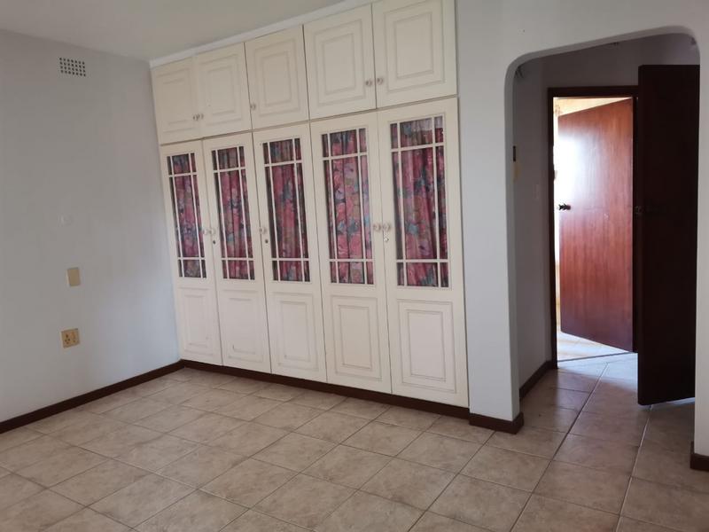 6 Bedroom Property for Sale in Roseneath KwaZulu-Natal