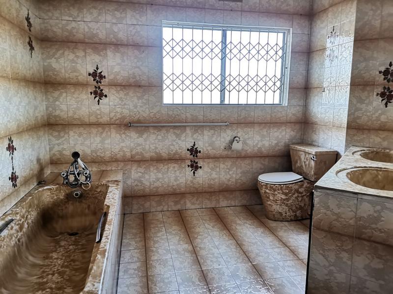 6 Bedroom Property for Sale in Roseneath KwaZulu-Natal