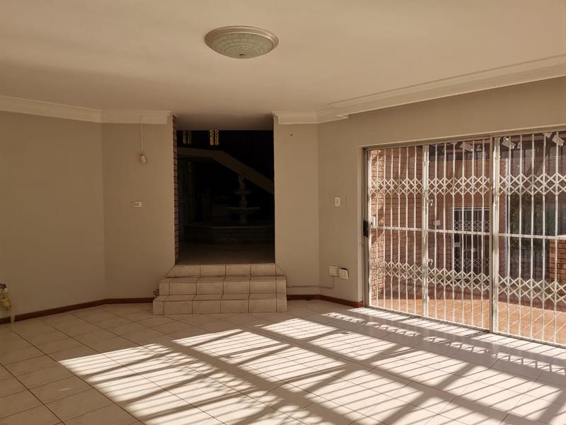 6 Bedroom Property for Sale in Roseneath KwaZulu-Natal