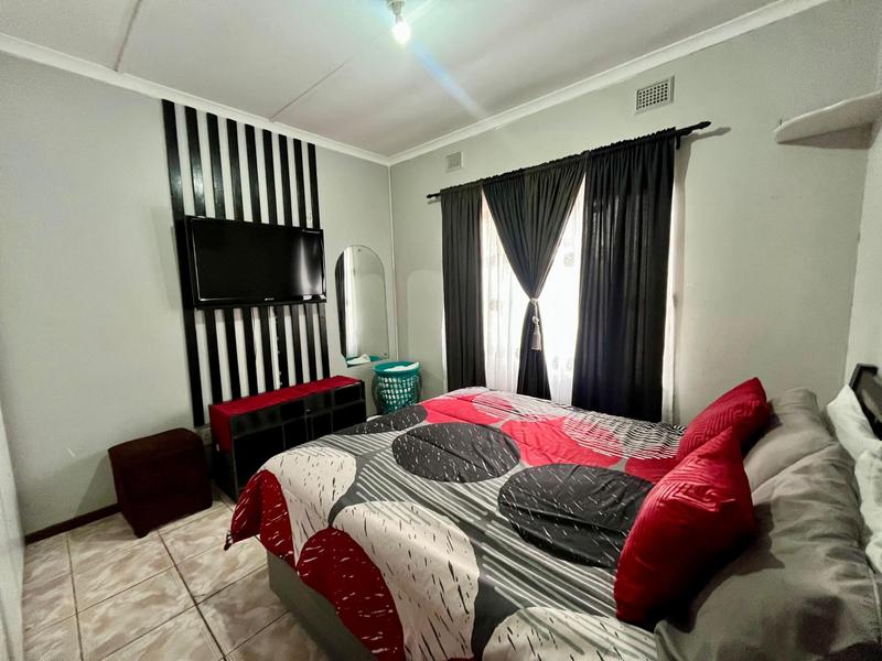 4 Bedroom Property for Sale in Margate KwaZulu-Natal