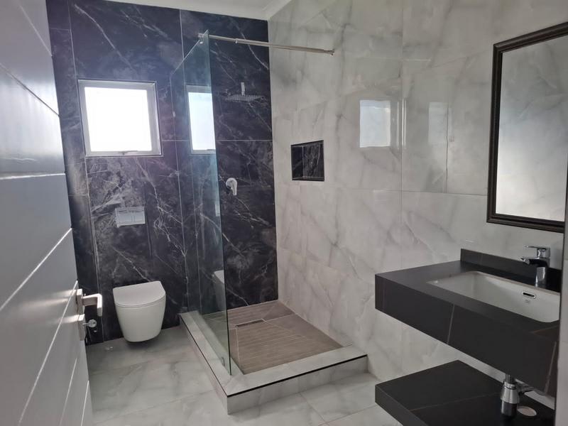 2 Bedroom Property for Sale in Umhlanga Rocks KwaZulu-Natal