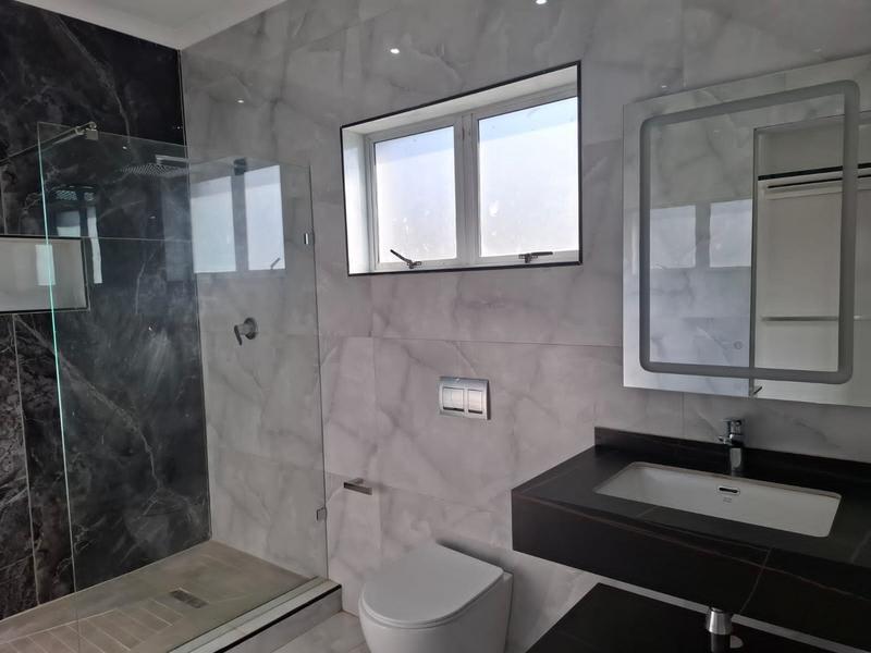5 Bedroom Property for Sale in Umhlanga Rocks KwaZulu-Natal