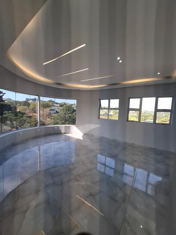 5 Bedroom Property for Sale in Umhlanga Rocks KwaZulu-Natal