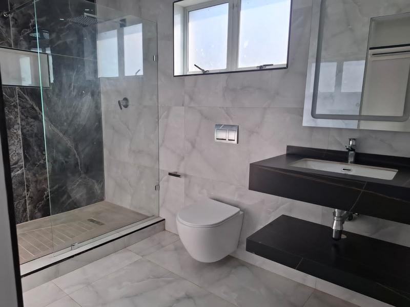 5 Bedroom Property for Sale in Umhlanga Rocks KwaZulu-Natal