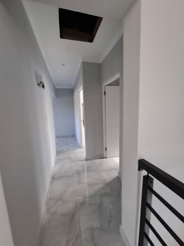 5 Bedroom Property for Sale in Umhlanga Rocks KwaZulu-Natal