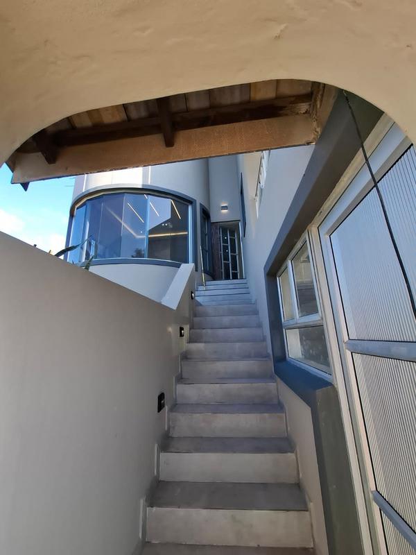 5 Bedroom Property for Sale in Umhlanga Rocks KwaZulu-Natal
