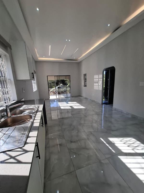 5 Bedroom Property for Sale in Umhlanga Rocks KwaZulu-Natal