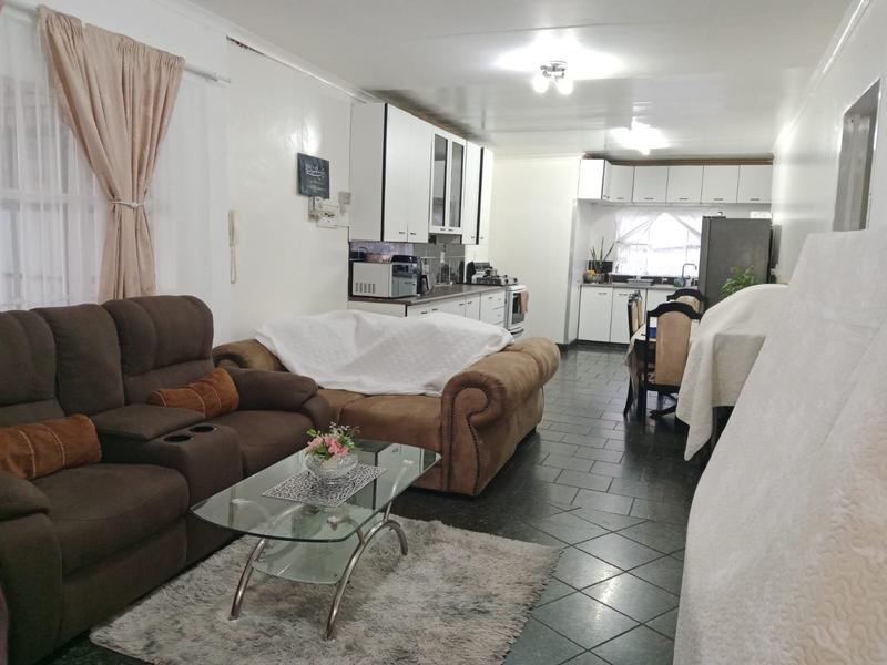 To Let 3 Bedroom Property for Rent in Lennoxton KwaZulu-Natal