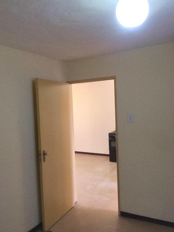 To Let 1 Bedroom Property for Rent in Waterval Park KwaZulu-Natal