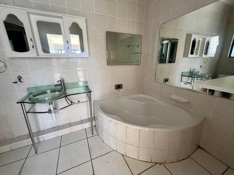 To Let 4 Bedroom Property for Rent in Ramsgate KwaZulu-Natal