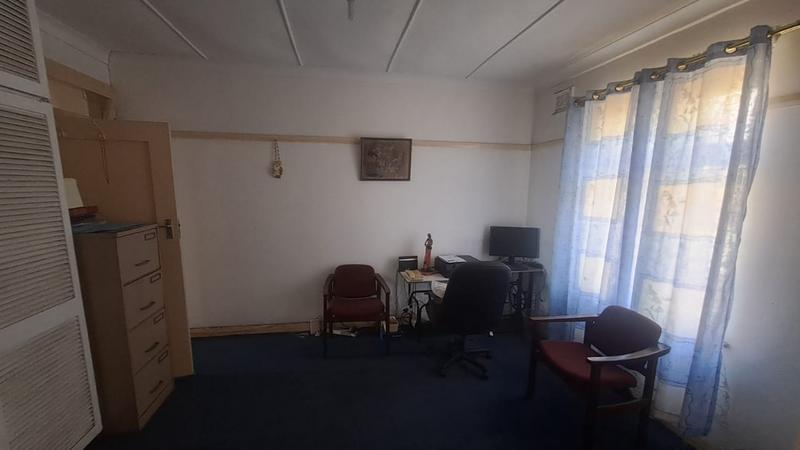 4 Bedroom Property for Sale in Montclair KwaZulu-Natal