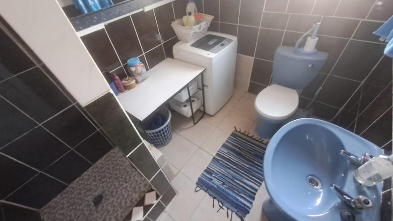 4 Bedroom Property for Sale in Montclair KwaZulu-Natal