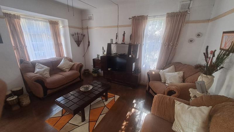 4 Bedroom Property for Sale in Montclair KwaZulu-Natal