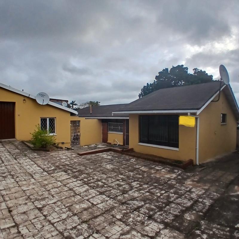 To Let 4 Bedroom Property for Rent in Bluff KwaZulu-Natal