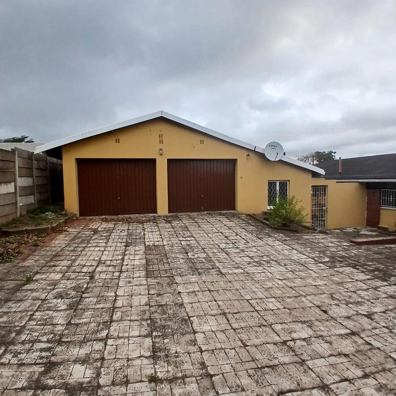 To Let 4 Bedroom Property for Rent in Bluff KwaZulu-Natal