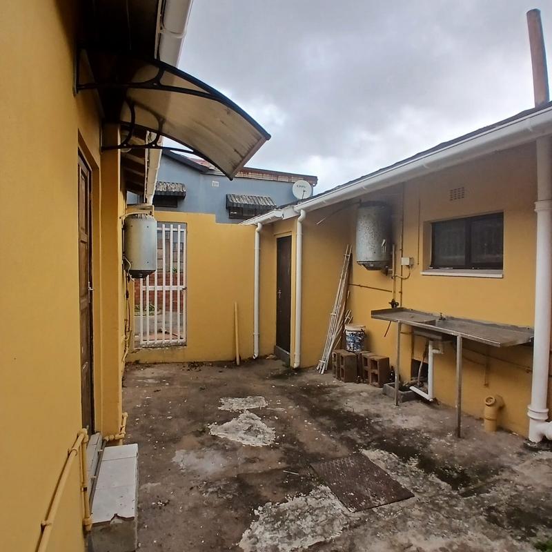 To Let 4 Bedroom Property for Rent in Bluff KwaZulu-Natal
