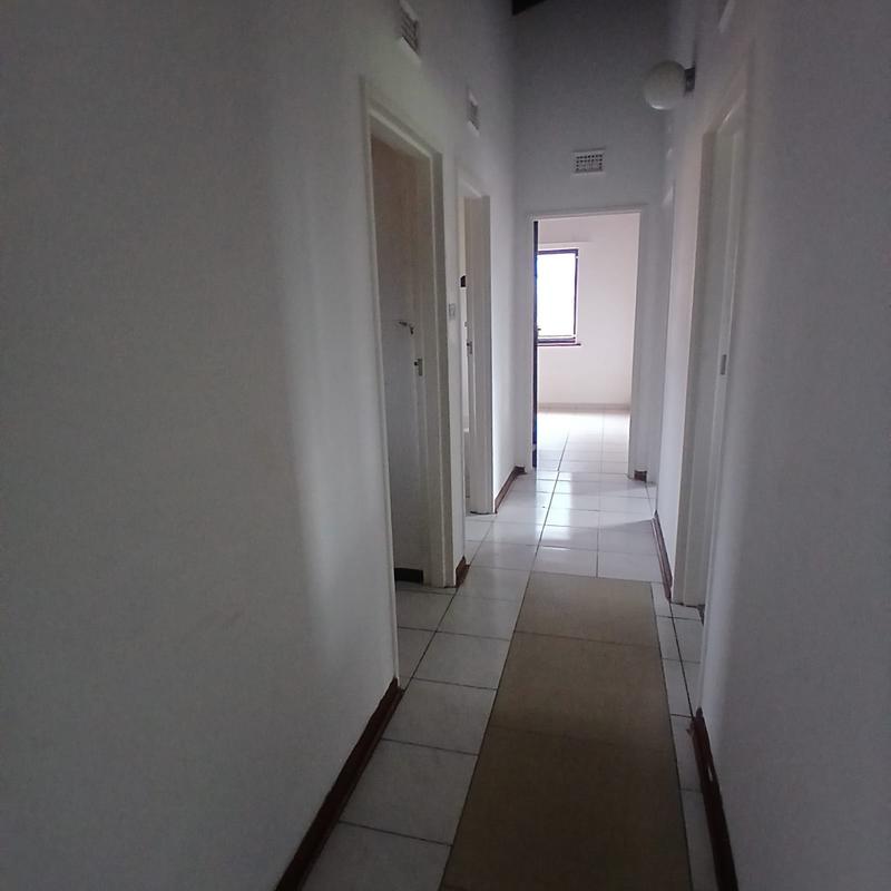 To Let 4 Bedroom Property for Rent in Bluff KwaZulu-Natal