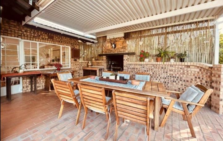 4 Bedroom Property for Sale in Meer En See KwaZulu-Natal