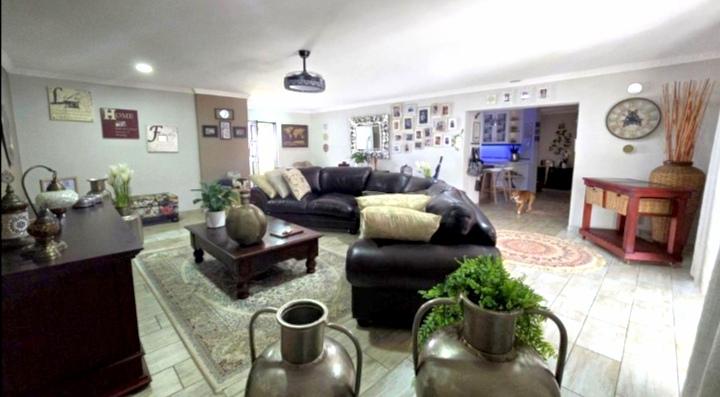 4 Bedroom Property for Sale in Meer En See KwaZulu-Natal